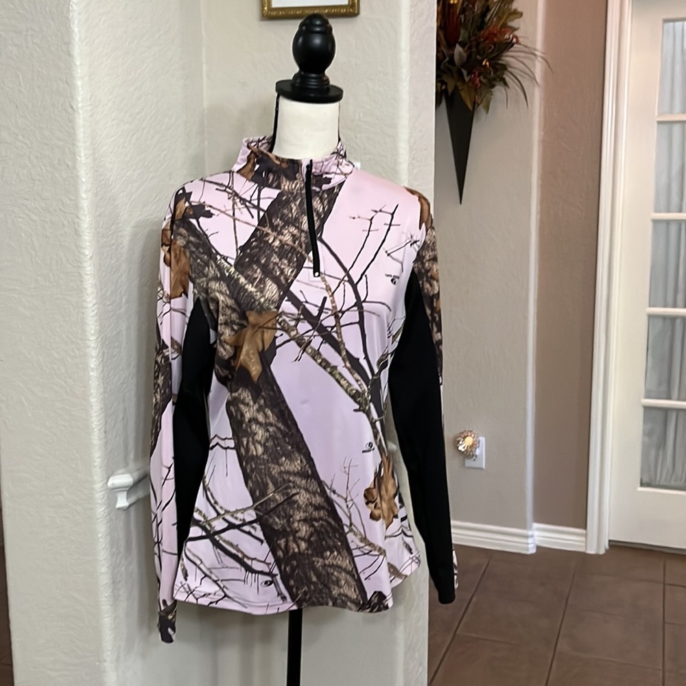 Mossy Oak breakup light pink and camo long Sleeves pullover